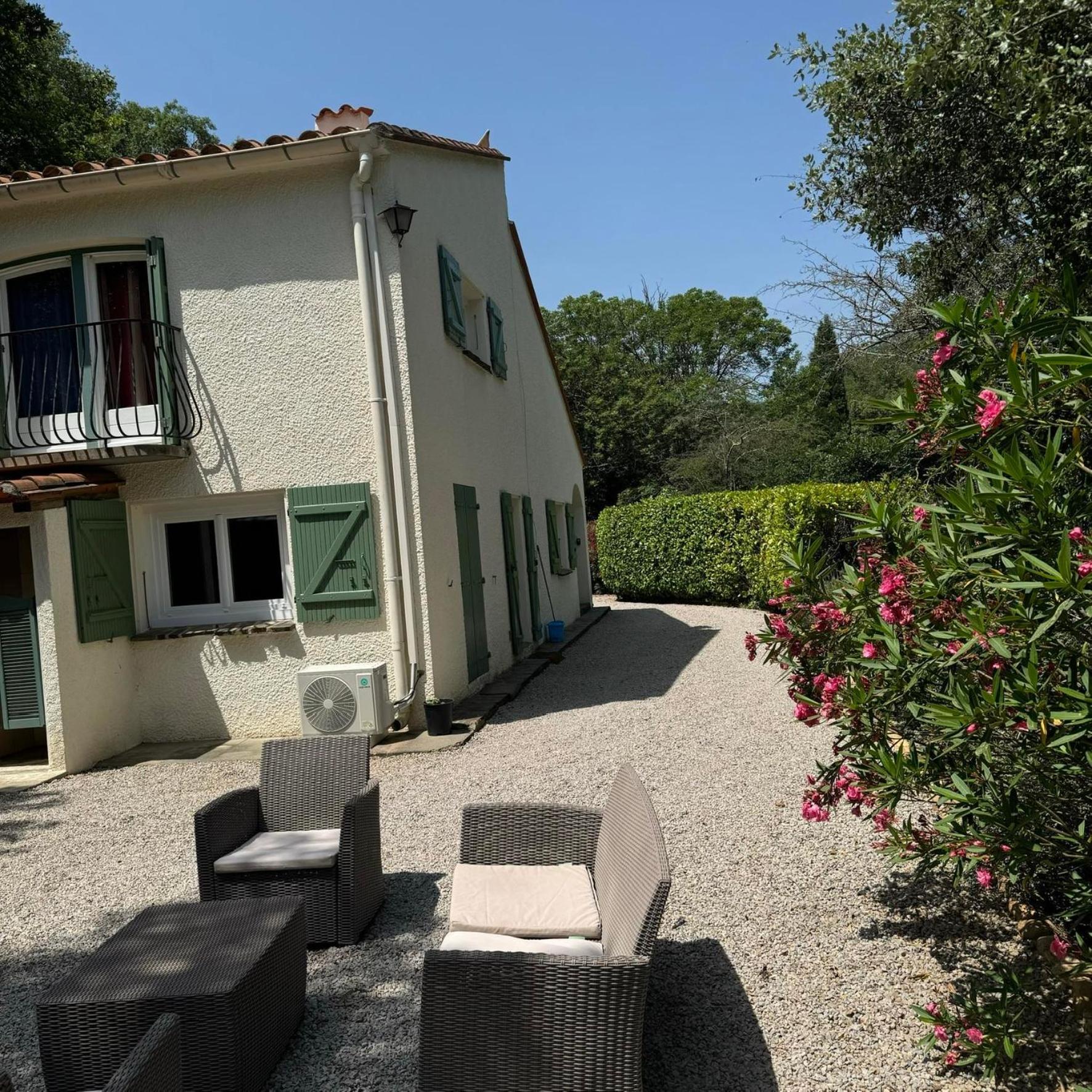 Maison Avec Piscine Chauffee Entre Mer Et Montagne Montauriol  Luaran gambar
